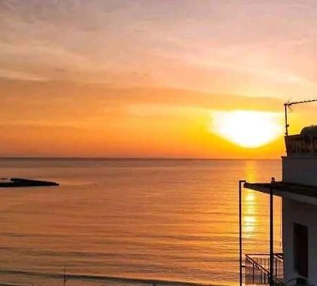 Ammoudia Rooms Agia Marina  Екстериор снимка