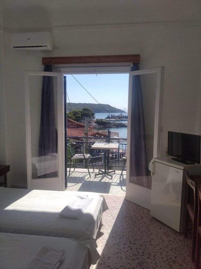 Ammoudia Rooms Agia Marina  Екстериор снимка