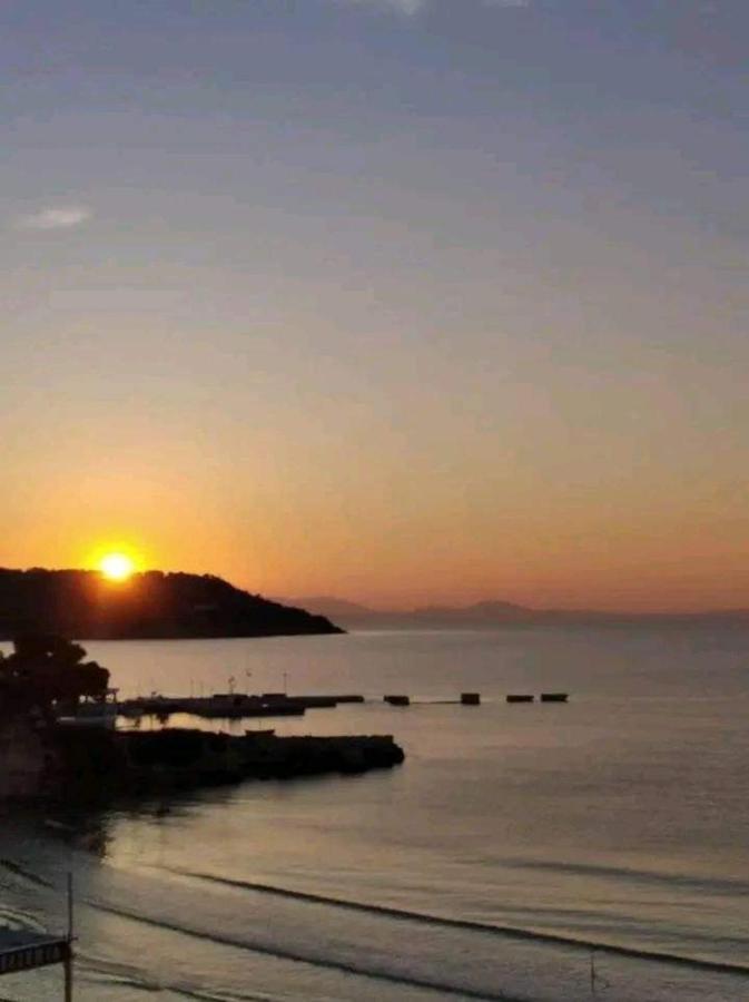 Ammoudia Rooms Agia Marina  Екстериор снимка