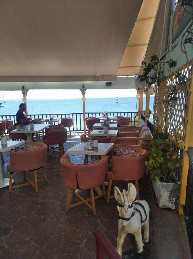 Ammoudia Rooms Agia Marina  Екстериор снимка