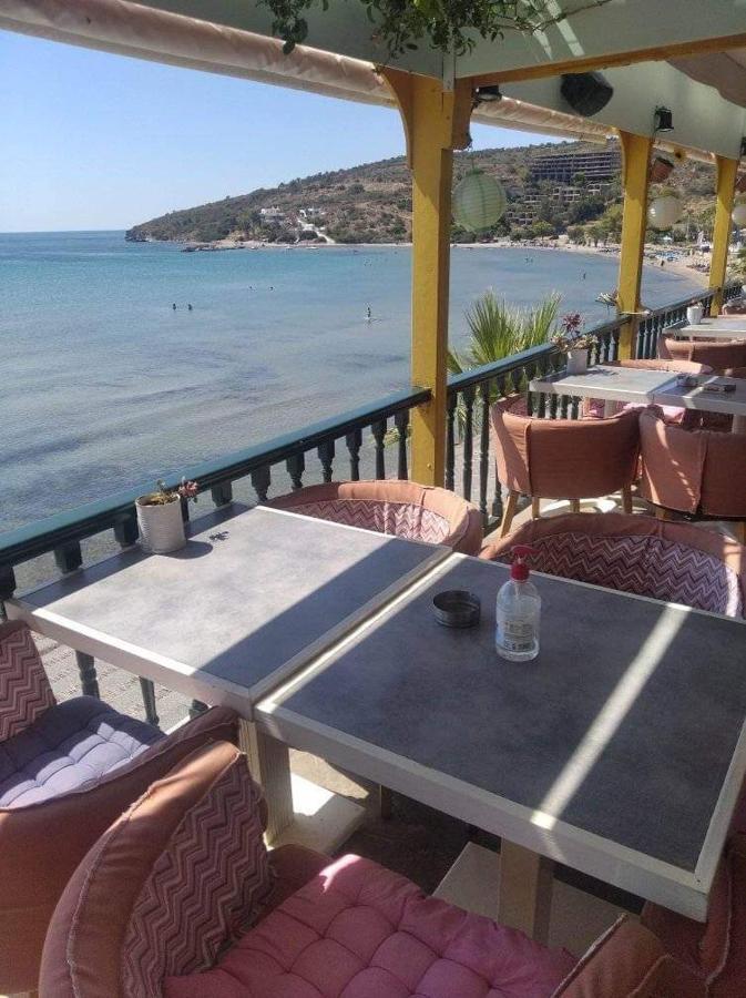 Ammoudia Rooms Agia Marina  Екстериор снимка