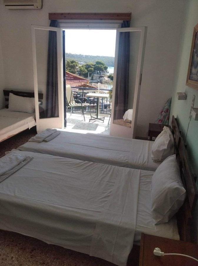Ammoudia Rooms Agia Marina  Екстериор снимка