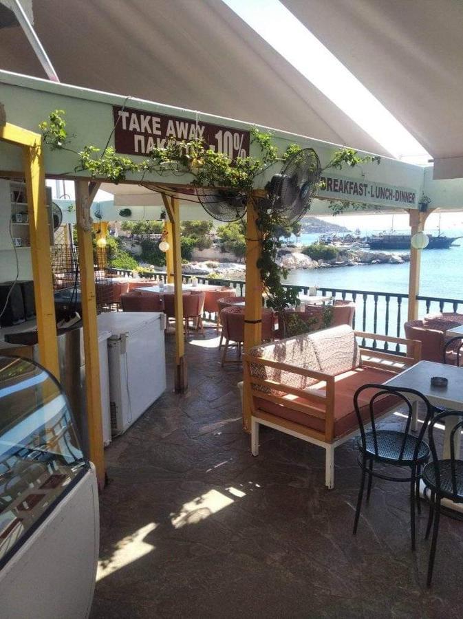 Ammoudia Rooms Agia Marina  Екстериор снимка